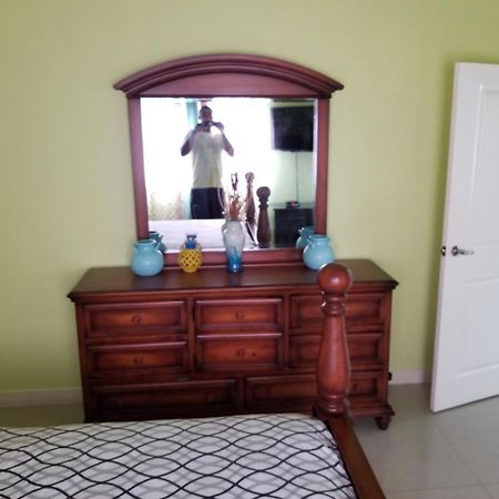 Caymanas Estate Beautiful Two Bedroom Suites Portmore Exteriör bild