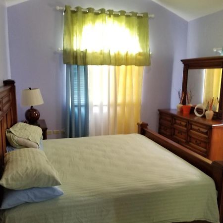 Caymanas Estate Beautiful Two Bedroom Suites Portmore Exteriör bild