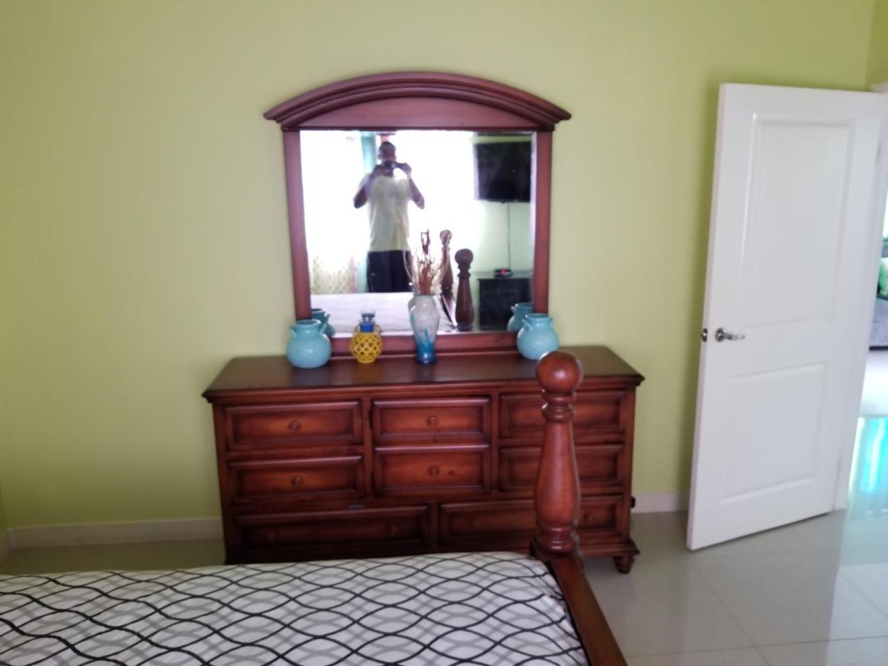 Caymanas Estate Beautiful Two Bedroom Suites Portmore Exteriör bild