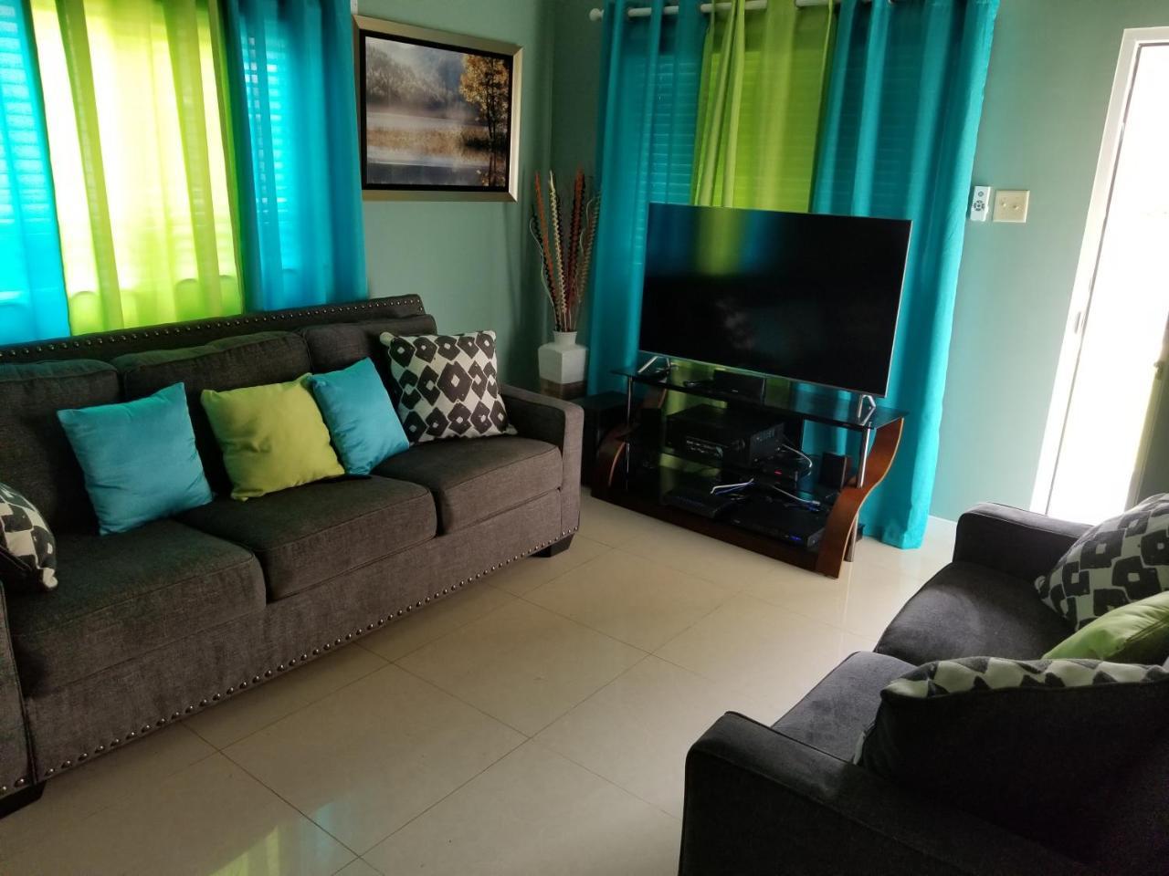 Caymanas Estate Beautiful Two Bedroom Suites Portmore Exteriör bild