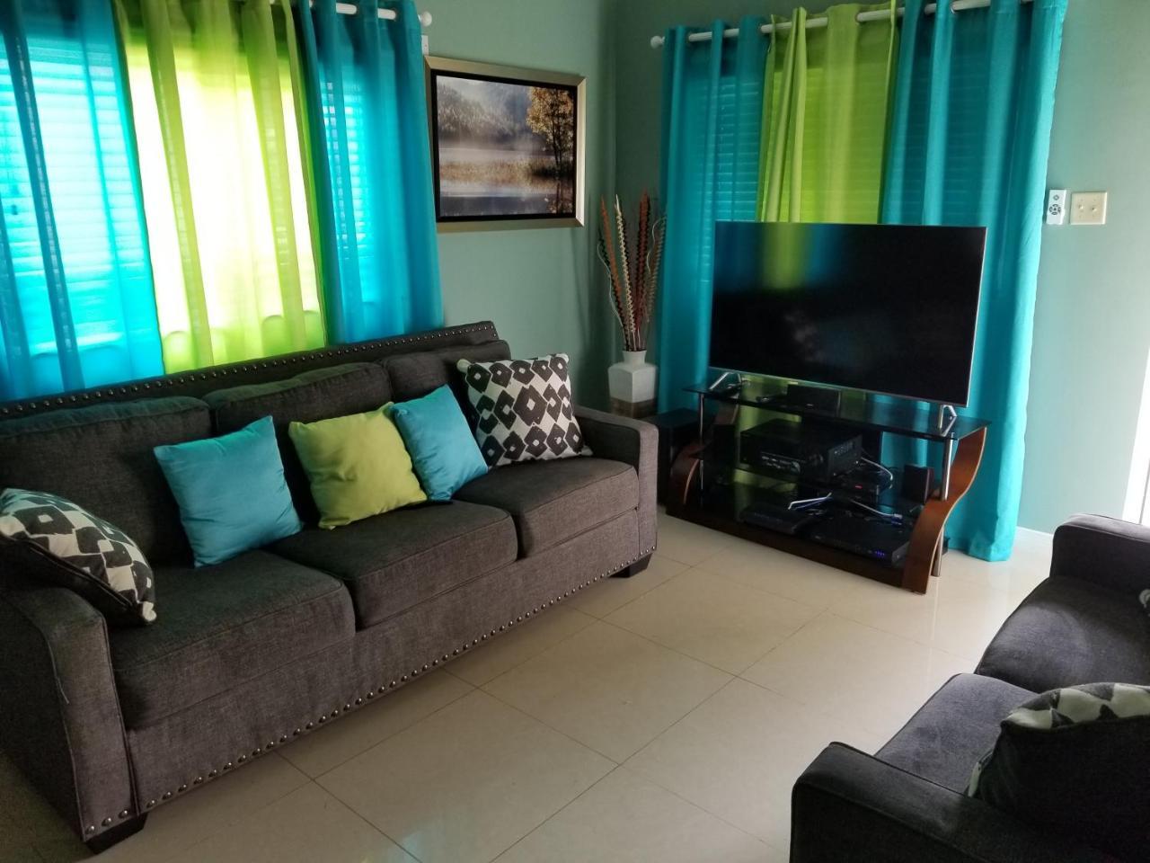 Caymanas Estate Beautiful Two Bedroom Suites Portmore Exteriör bild