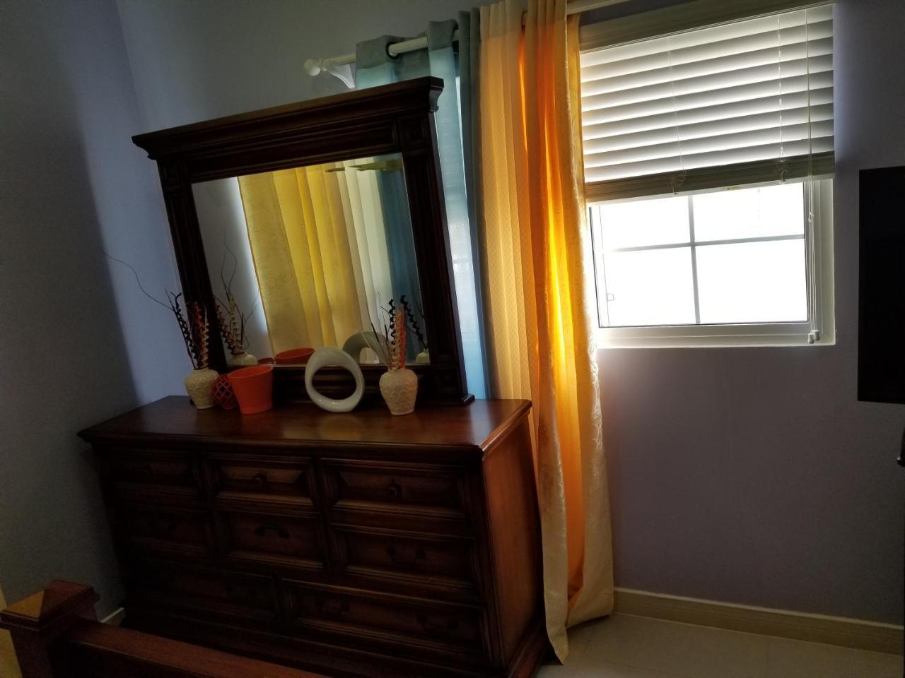 Caymanas Estate Beautiful Two Bedroom Suites Portmore Exteriör bild