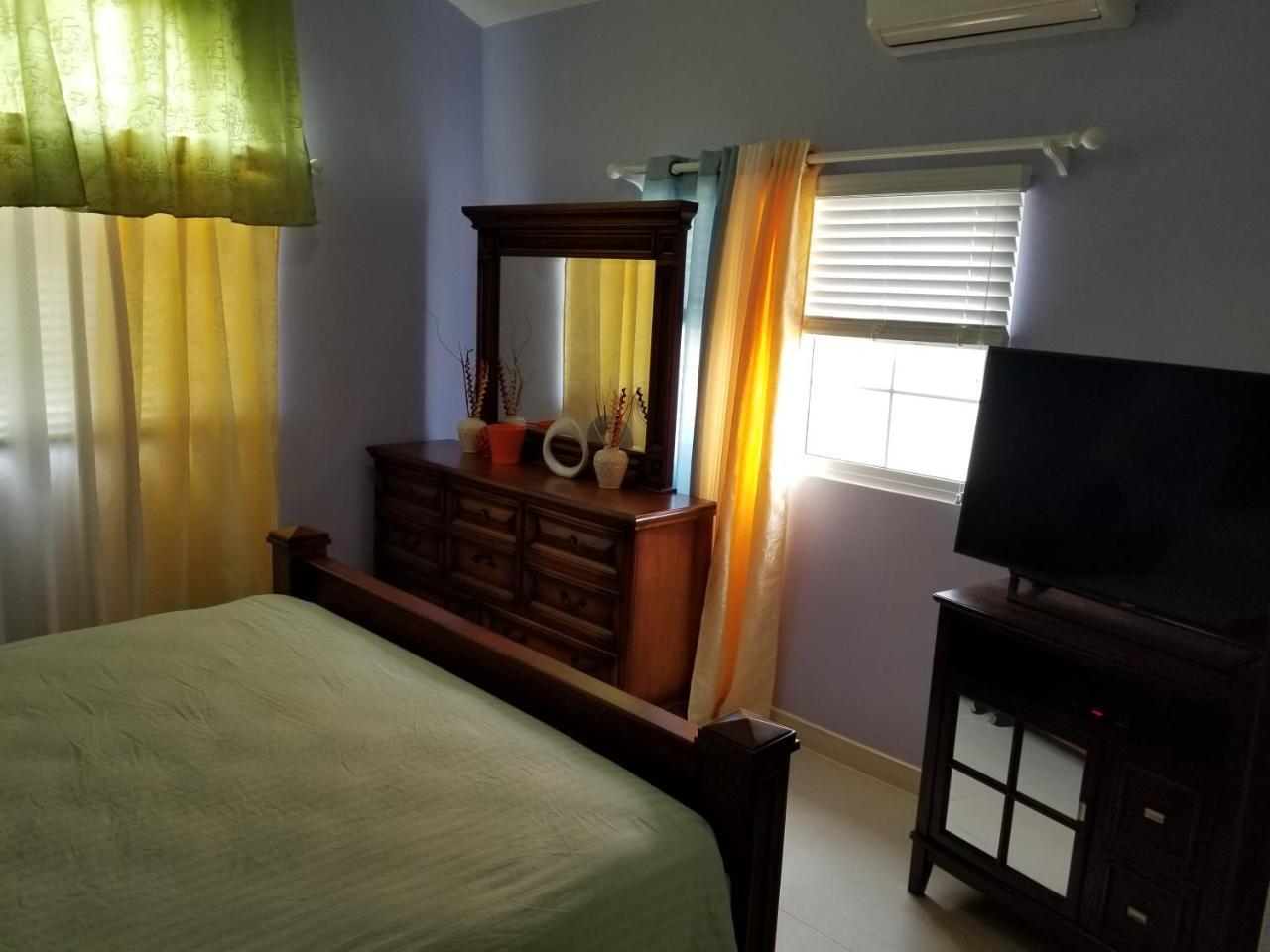 Caymanas Estate Beautiful Two Bedroom Suites Portmore Exteriör bild