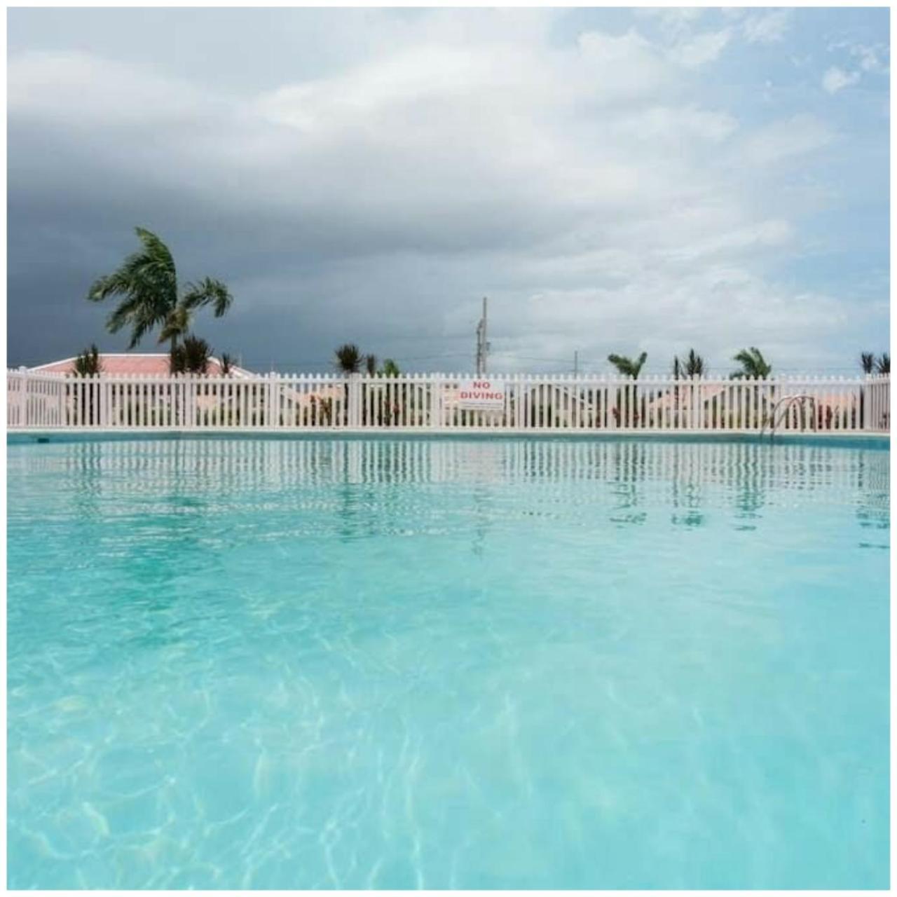 Caymanas Estate Beautiful Two Bedroom Suites Portmore Exteriör bild