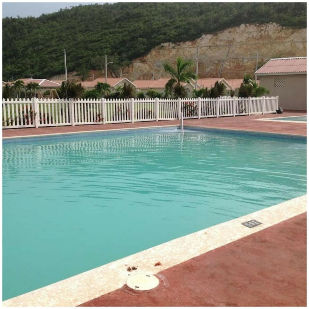 Caymanas Estate Beautiful Two Bedroom Suites Portmore Exteriör bild